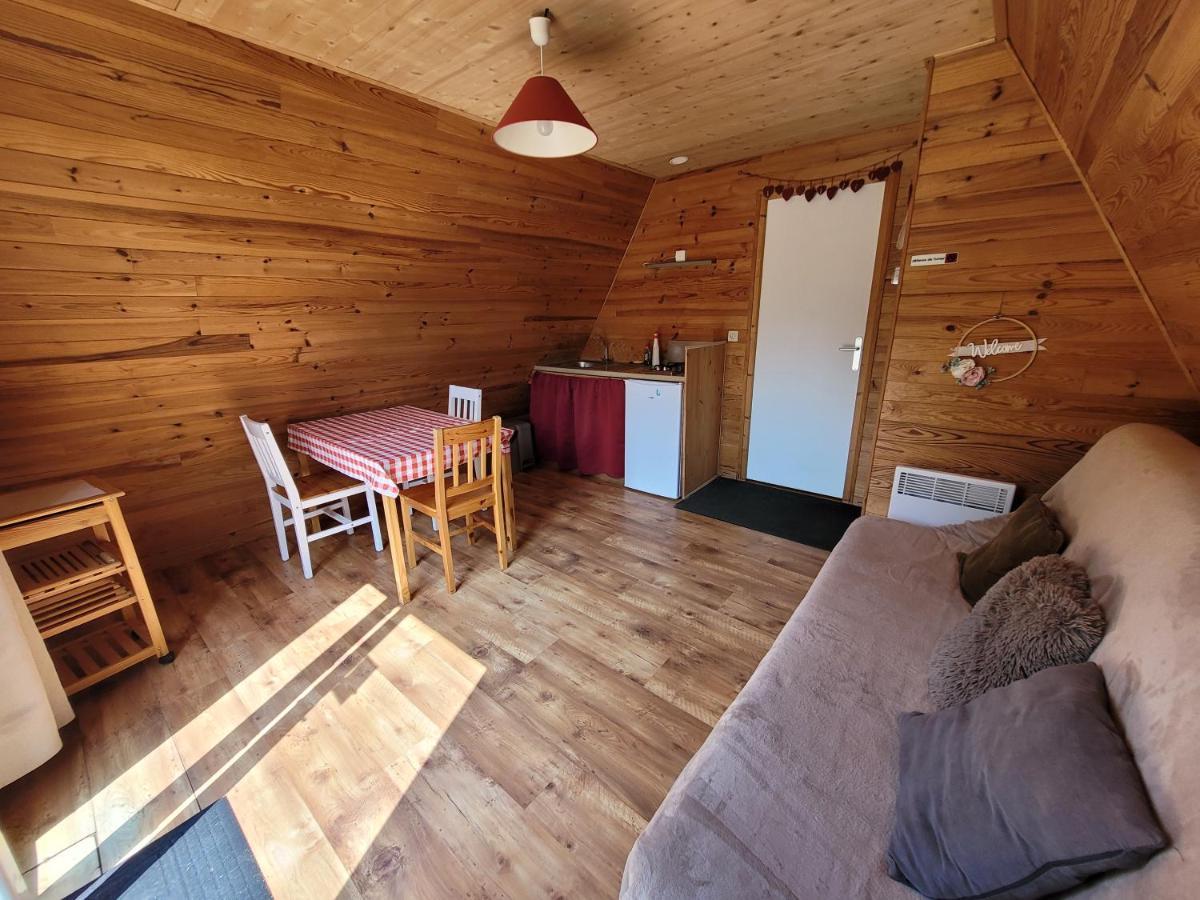 Camping Les Hirondelles Bourg-Sainte-Marie Kültér fotó