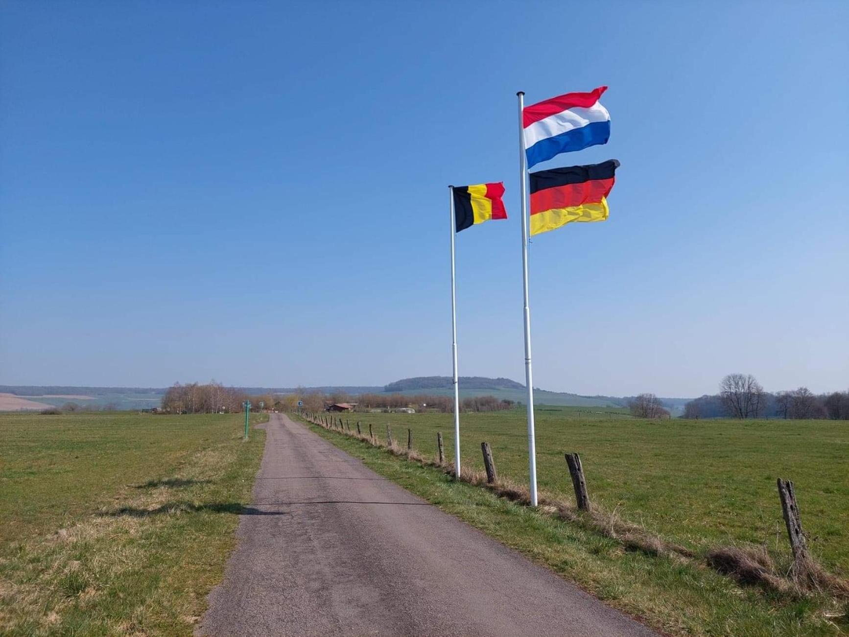 Camping Les Hirondelles Bourg-Sainte-Marie Kültér fotó