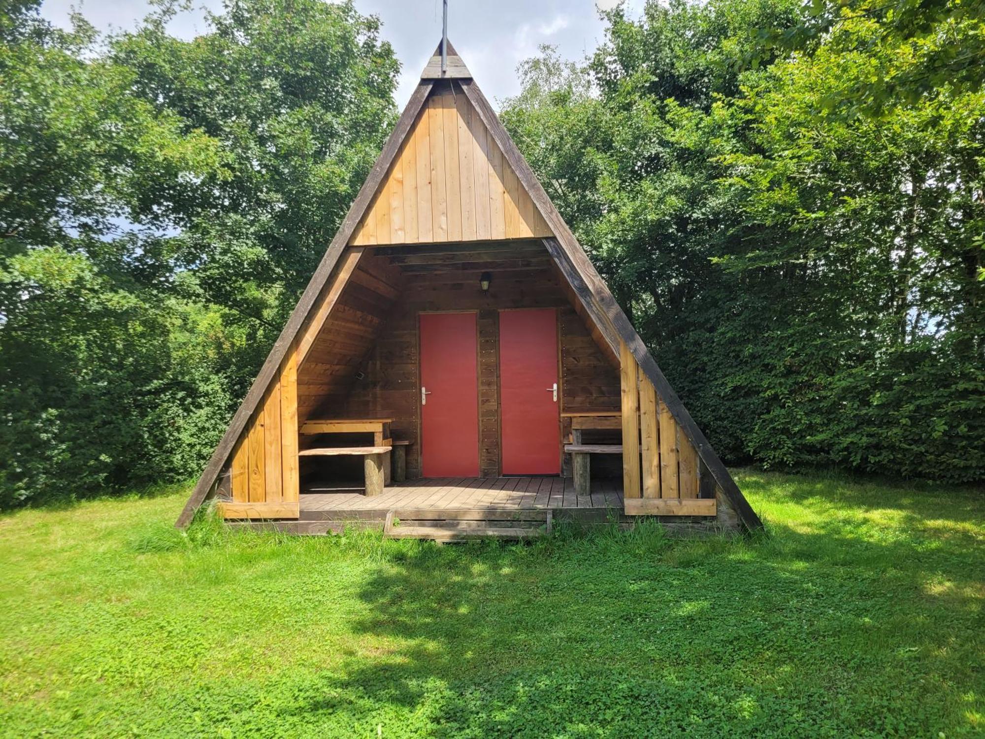 Camping Les Hirondelles Bourg-Sainte-Marie Kültér fotó